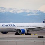 United Airlines flight plunged 1,400 feet toward the ocean off Hawaii
